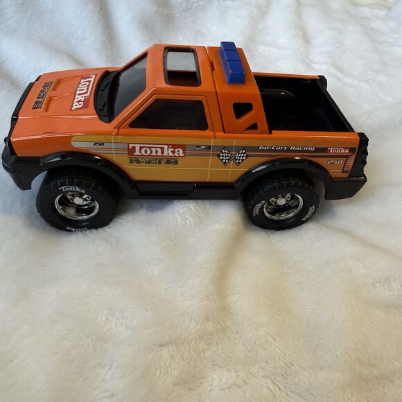 VINTAGE TONKA PICK UP TRUCK - TONKA GO-CART RACING - HASBRO 2002 - Picture 1 of 16